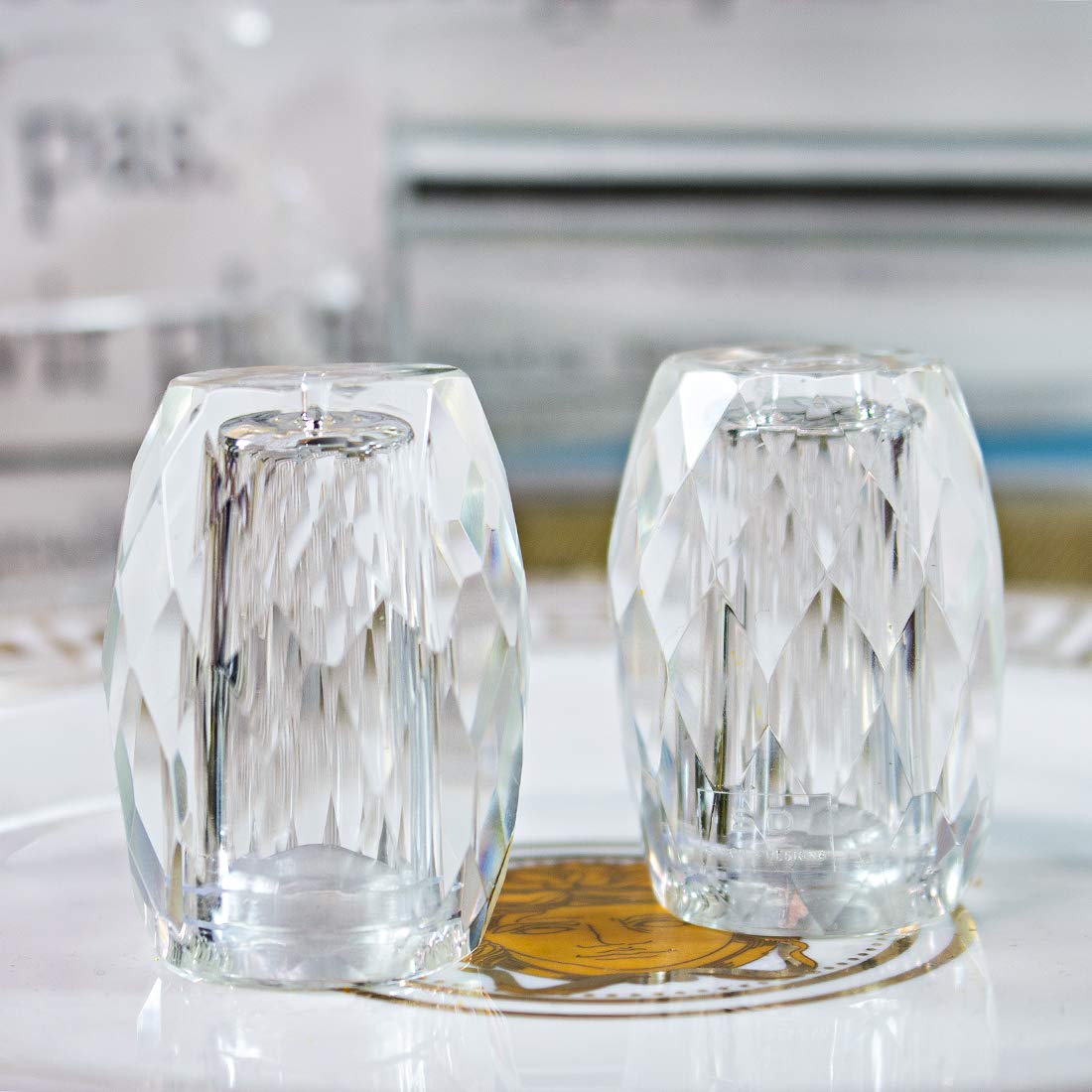 1.8" Refillable Crystal Seasoning Bottle Salt and Pepper Shakers Kitchen Decor (Set of 2) Salt Shaker Set