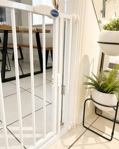 Safetots Pressure Fit Self Closing Stair Gate, Narrow, 68.5cm - 75cm, White, Auto Closing Baby Gate, Safety Barrier for Toddler, Easy Installation
