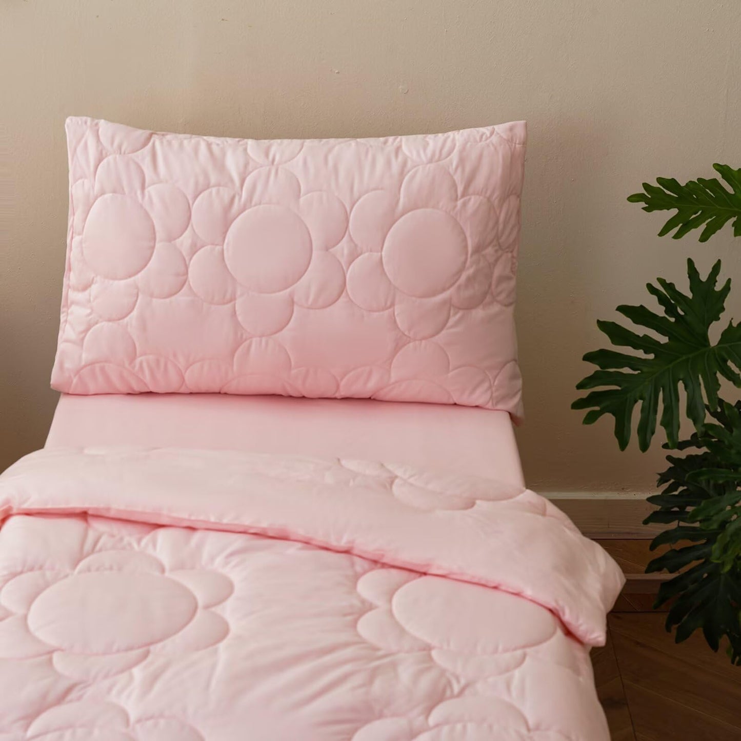 CLOTHKNOW 4Pieces Pink Toddler Bedding Sets for Girls Blush Comforter Sets Daisy Puff Bedding Soft Crib Bed Sets