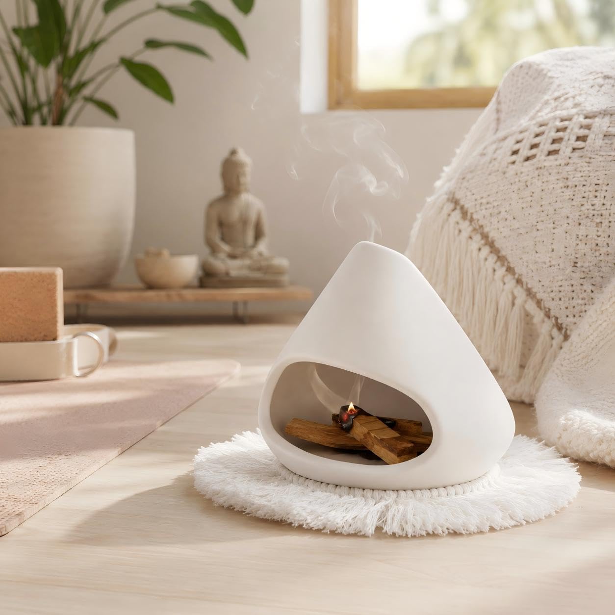 AKAGUIES Palo Santo Holder Burner, Mini Chiminea Palo Santo Burner with Handmade Heat Insulated Mat, Dust Brush, Metal Tweezer, Ceramic Palo Santo Holder for Smudging, Meditation, Yoga.
