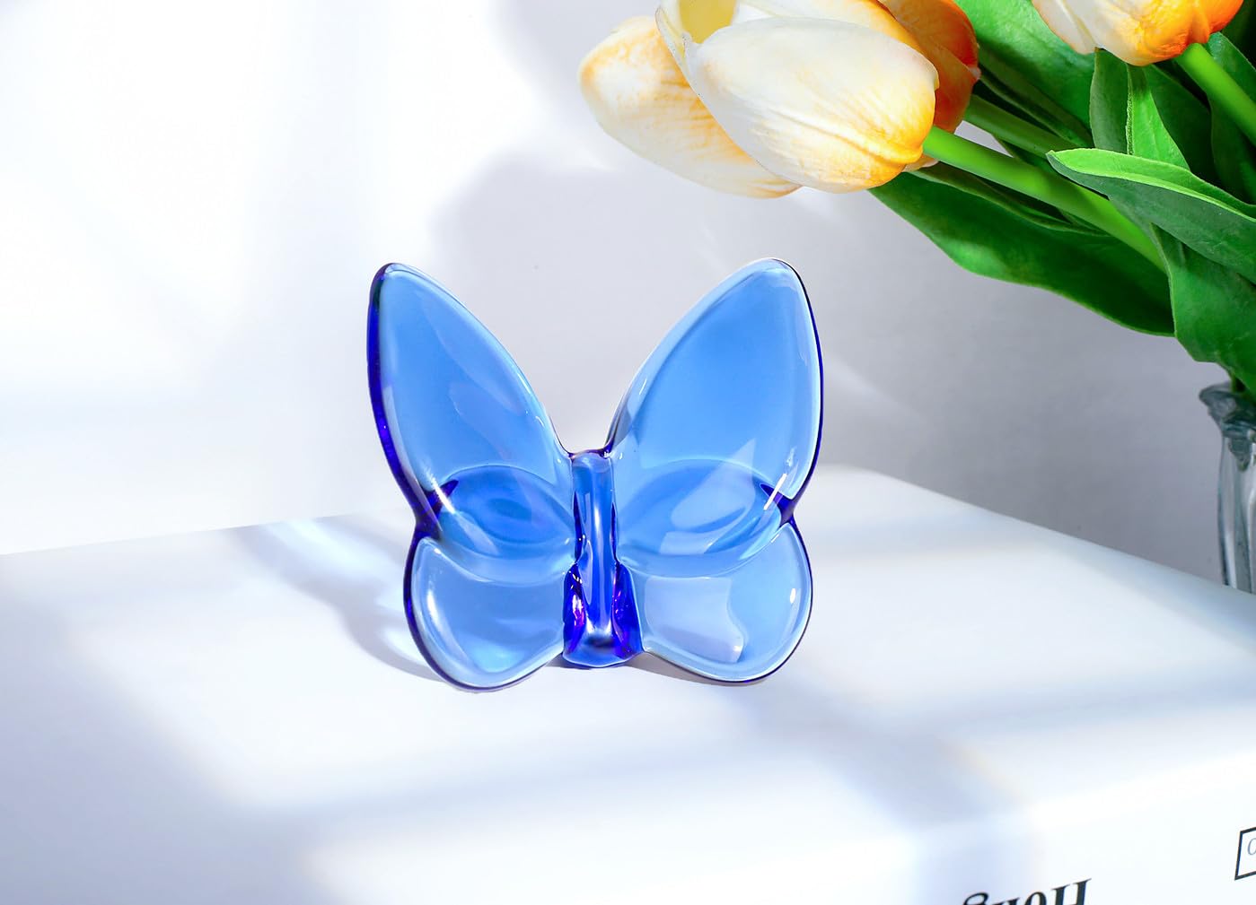 DUQGUHO Butterfly Gifts Decor Blue Butterflies Crystal Glass Figurines Flying Crystal Summer Butterfly Party Favors Collectible Desk Home Bedroom Office Garden Decoration
