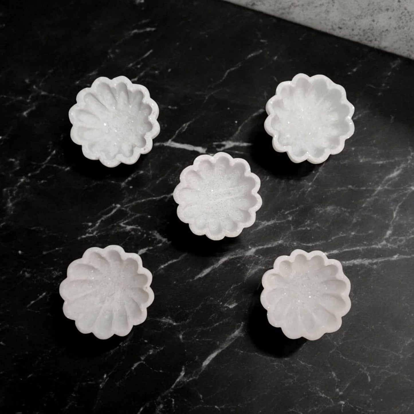 Varenthe HOME Luxury Marble Urli | Marble Key Bowl | Scalloped Fluted Decorative Bowl | Handcrafted Natural Bowl for Home & Festive Decoration | Key Holder (1 Piece)