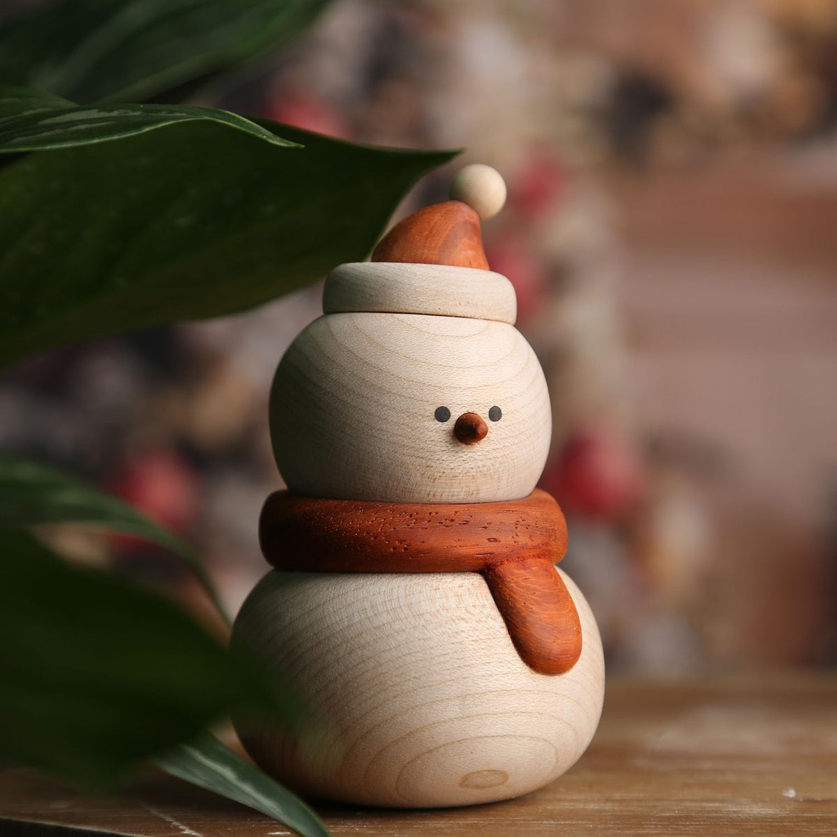 YANISM Christmas Snowman Decoration,Wooden Snowman Figurine,Rustic for Her or Him,Festive Home and Car Christmas Decor