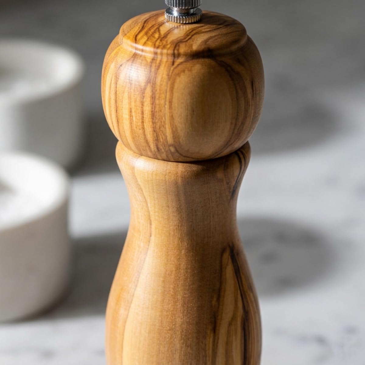 Cat Cora Salt Pepper Mill, Professional Italian Olivewood and Ceramic Mechanism For Grinding Peppercorns and Coarse Salt, Ergonomic Contoured Design