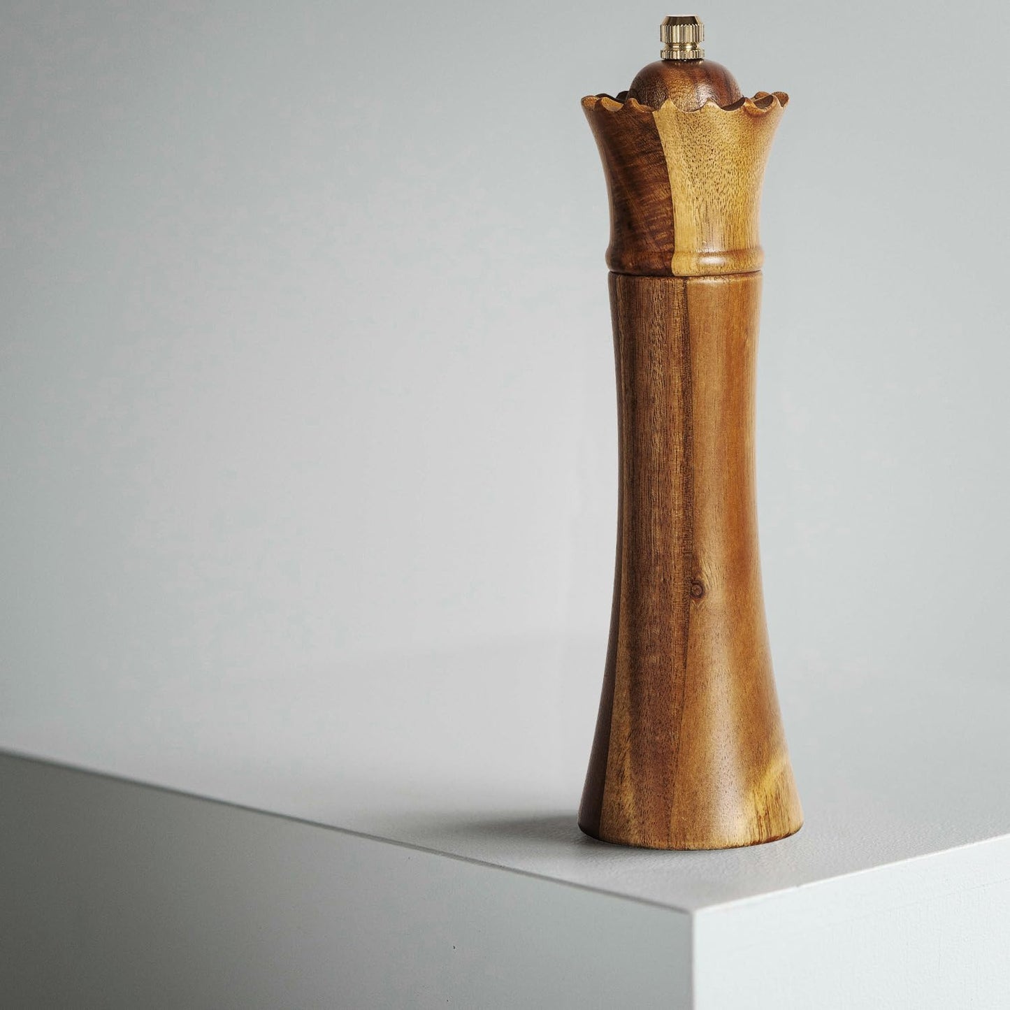 MAITTON Wooden Salt and Pepper Grinder Set Chess Piece Design – Refillable Manual Spice Mills with Adjustable Coarseness, Ceramic Core Acacia Wood 8 Inches