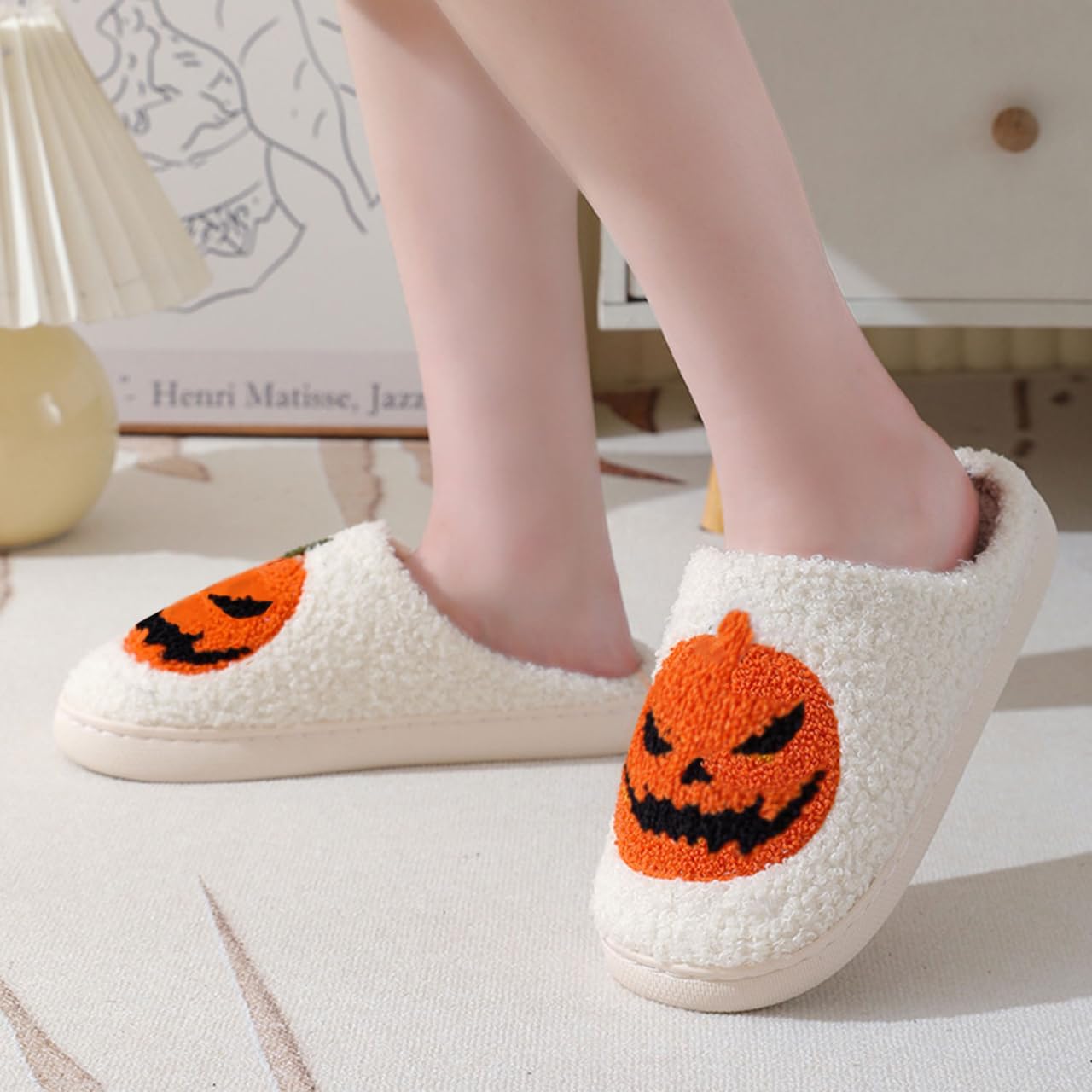 V OPXIN Halloween Slippers for Women Men Pumpkin Spooky Ghost Slippers Cozy Plush Warm Slip-on House Slippers Shoes for Indoor Outdoor Halloween Gifts