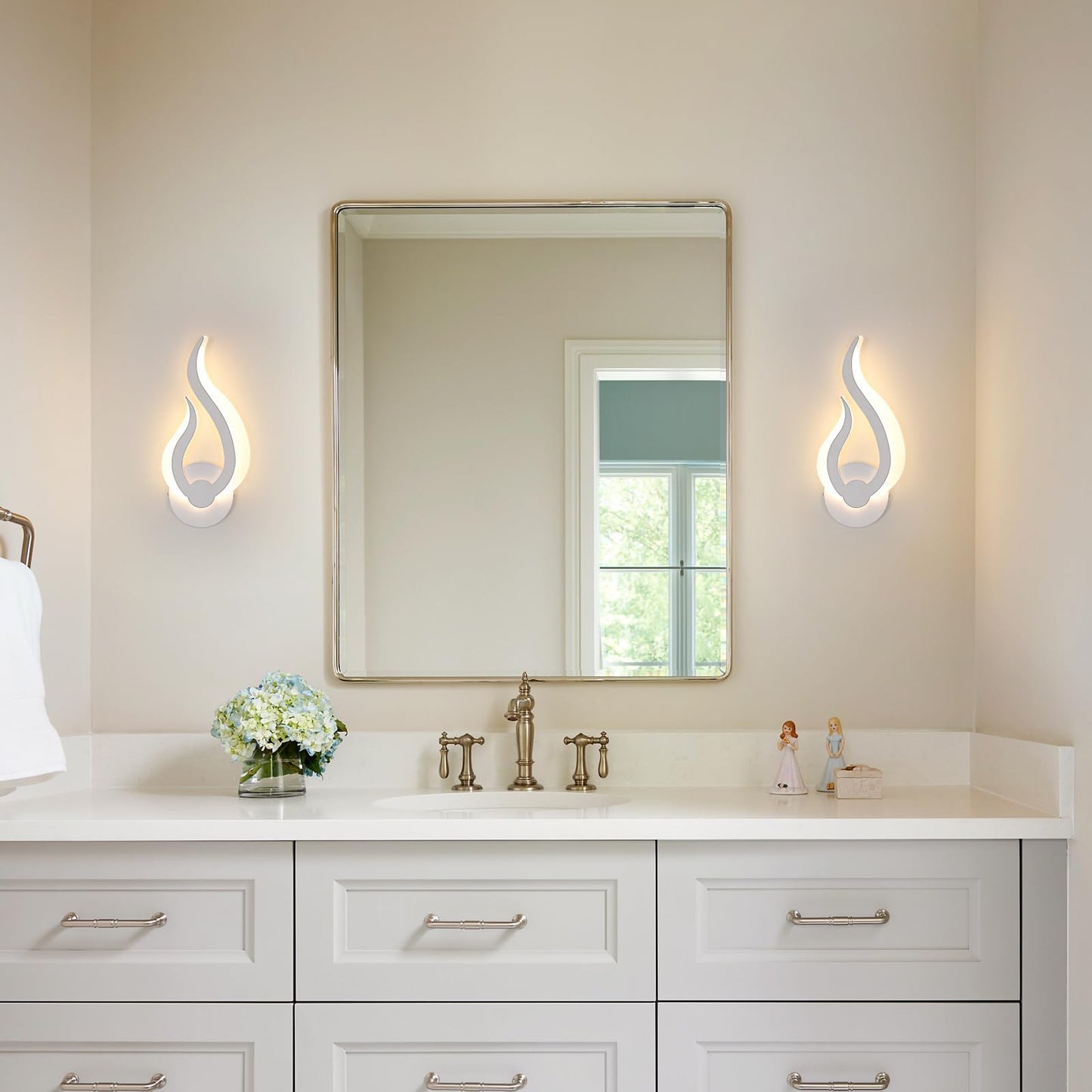 DELIPOP Modern LED Wall Sconces, 3000K Warm White Flame Shape LED Wall Light, 10W Energy Efficient Indoor Wall Lamp for Bedroom, Bathroom, Living Room, Hallway, Corridor