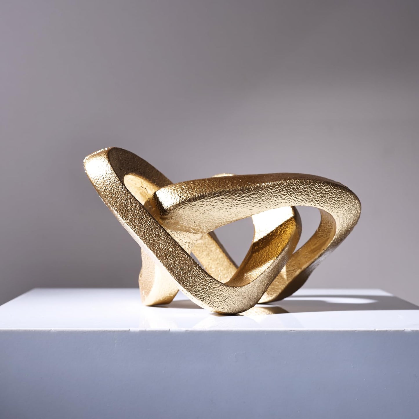 LCCCK Infinity Knot Sculpture Gold Knot Decor Object, Abstract Knick Knacks Coffee Table Modern Statue, Gold Sculpture for Home Living Room Table Ornaments and TV Stand Bookshelf Decorative