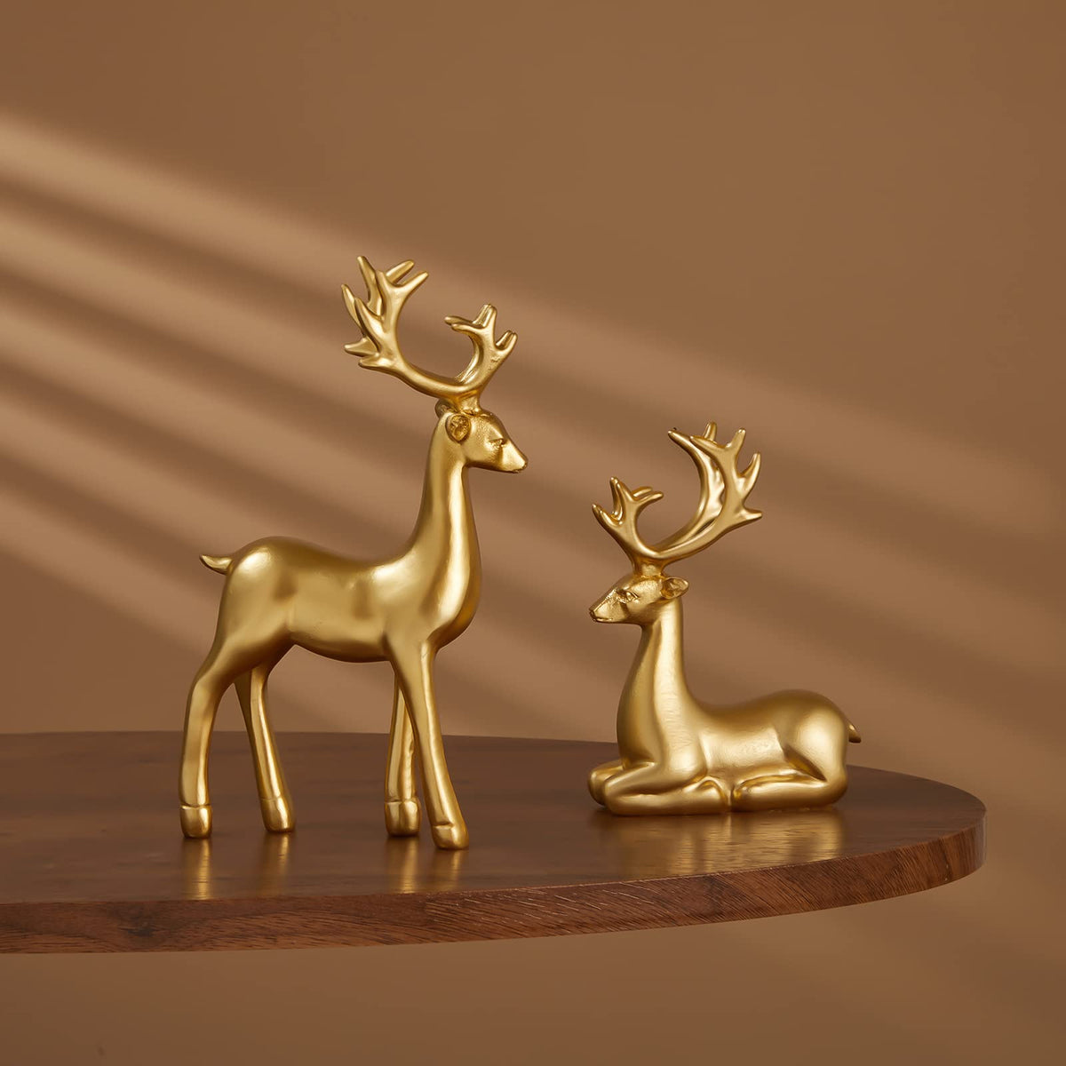 Christmas Decorative Gift 2PCS Deer Sculpture 3D Geometric Deer Ornaments Used to Set Off The Festive Atmosphere Fireplace Dining Table Living Room Decoration (Gold Smooth)