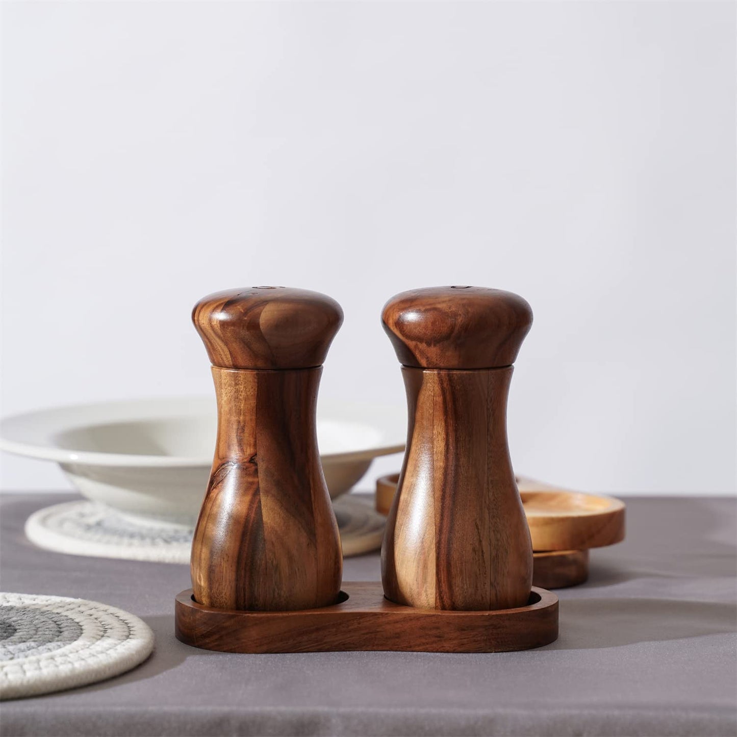 DeroTeno Salt and Pepper Grinder Set with Mill Tray, Set of 2 Salt and Pepper Mill with Ceramic Grinder Acacia Wood, Height 13 cm / 5 inch, Dia 6 cm
