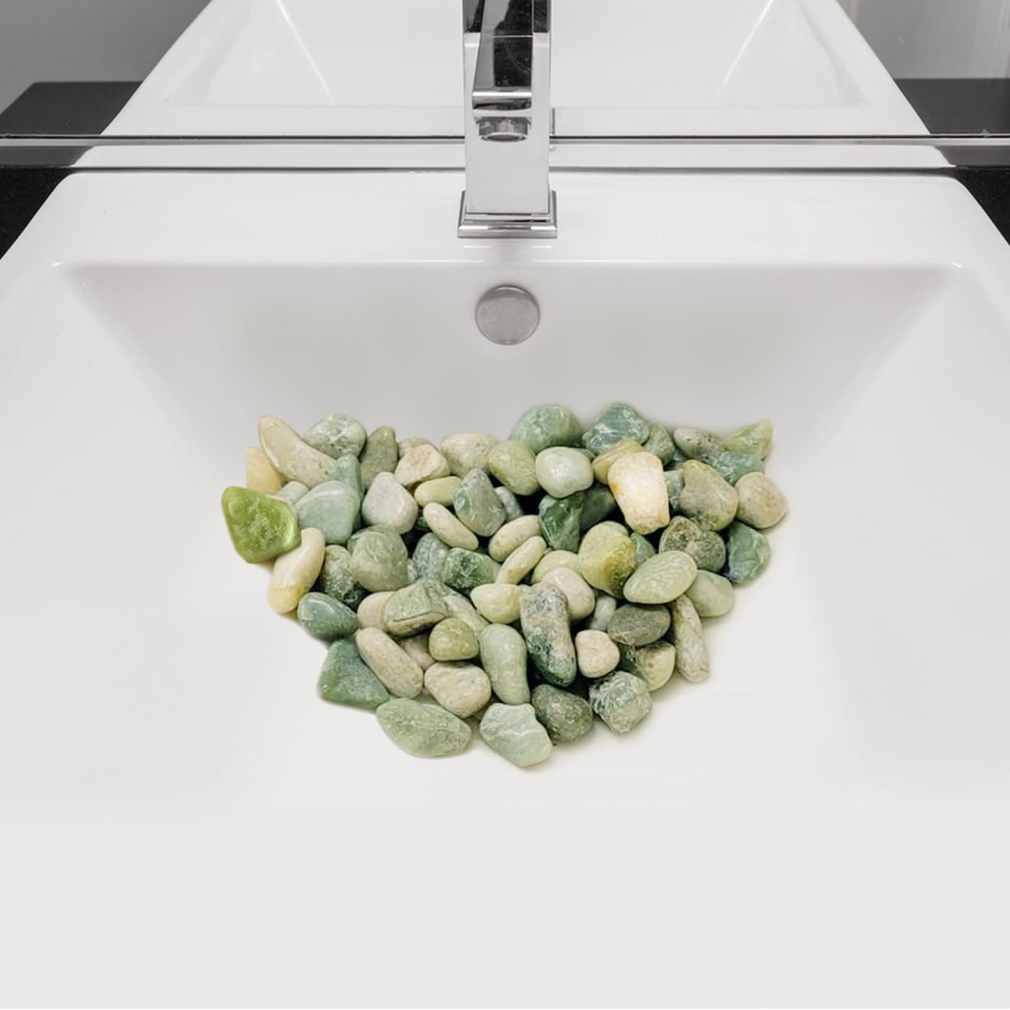 FANTIAN 5 lbs Green River Rocks for Plants, 2-3 Inch Jade Pebbles for Indoor Plants, Decorative Stones Rocks for Succulent, Landscaping, Vases, Crafting and Garden
