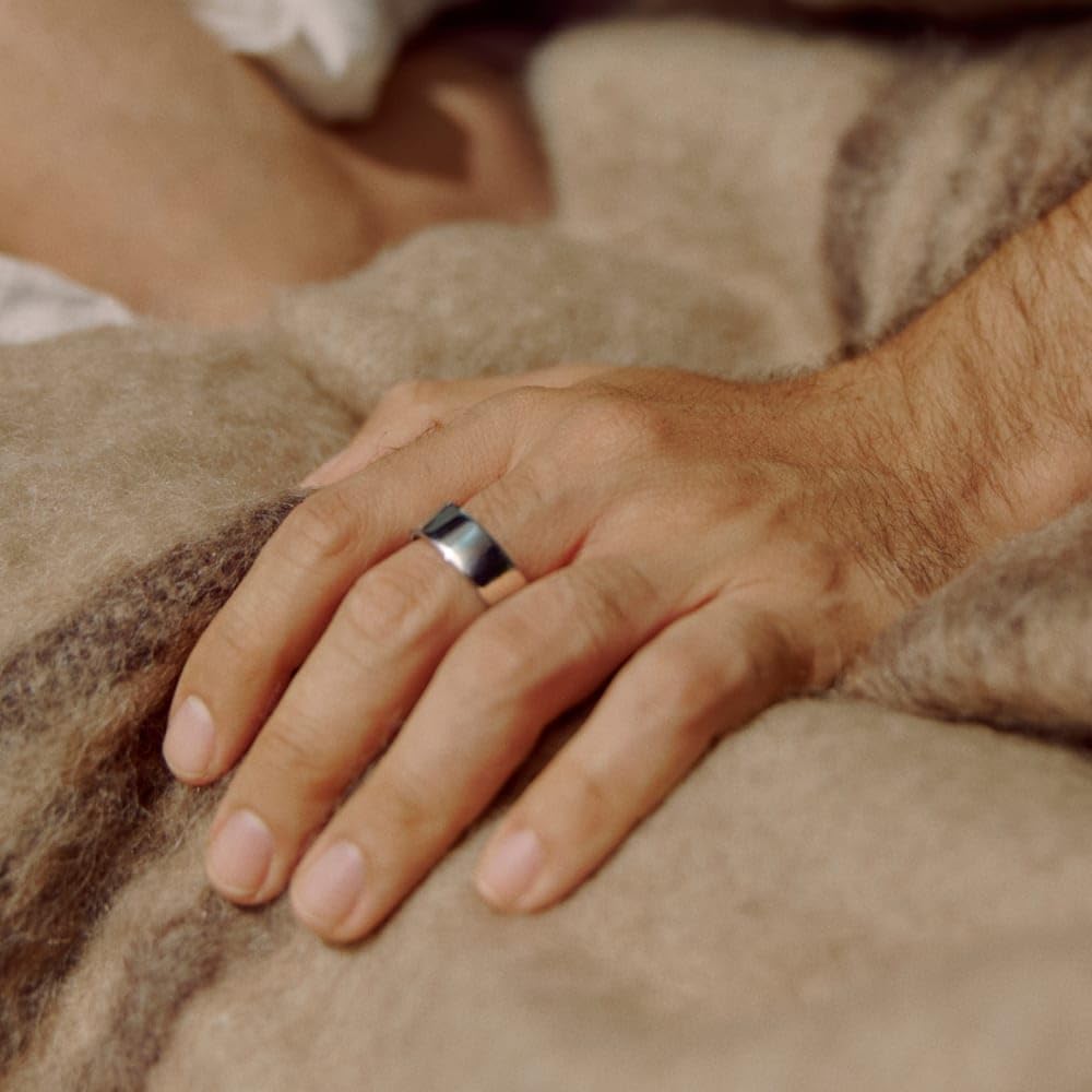 Oura Ring 4 - Silver - Size 8 - Smart Ring | Size First with Oura Ring 4 Sizing Kit | Sleep Tracking Wearable - Heart Rate - Fitness Tracker - Up to 8 Days Battery Life
