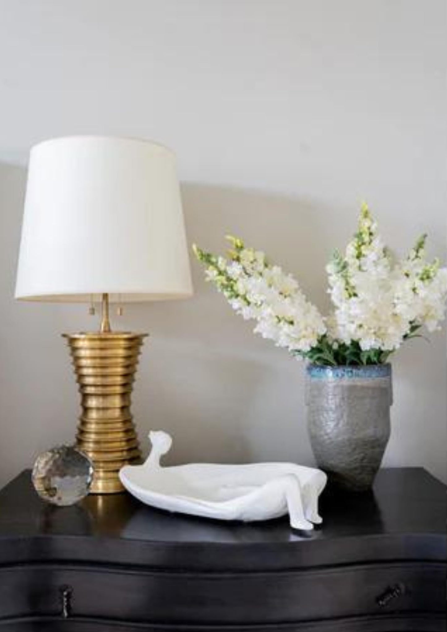 Alice Lane Crystal Orb Small Home Collection — Mesmerizing Fusion of Elegance and Mystique — Centerpiece for All Rooms in Home or Office (Small)