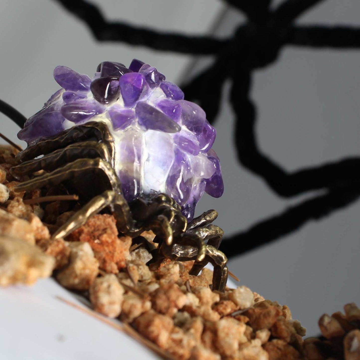 Amethyst Crystal Spider Lamp - Natural Cluster Stone Desk Decor, Dimmable Goth Amethyst Night Light with Bronzed Metal Base, Unique Healing Crystal Gifts for Women, Witchy Boho Home Office Decor