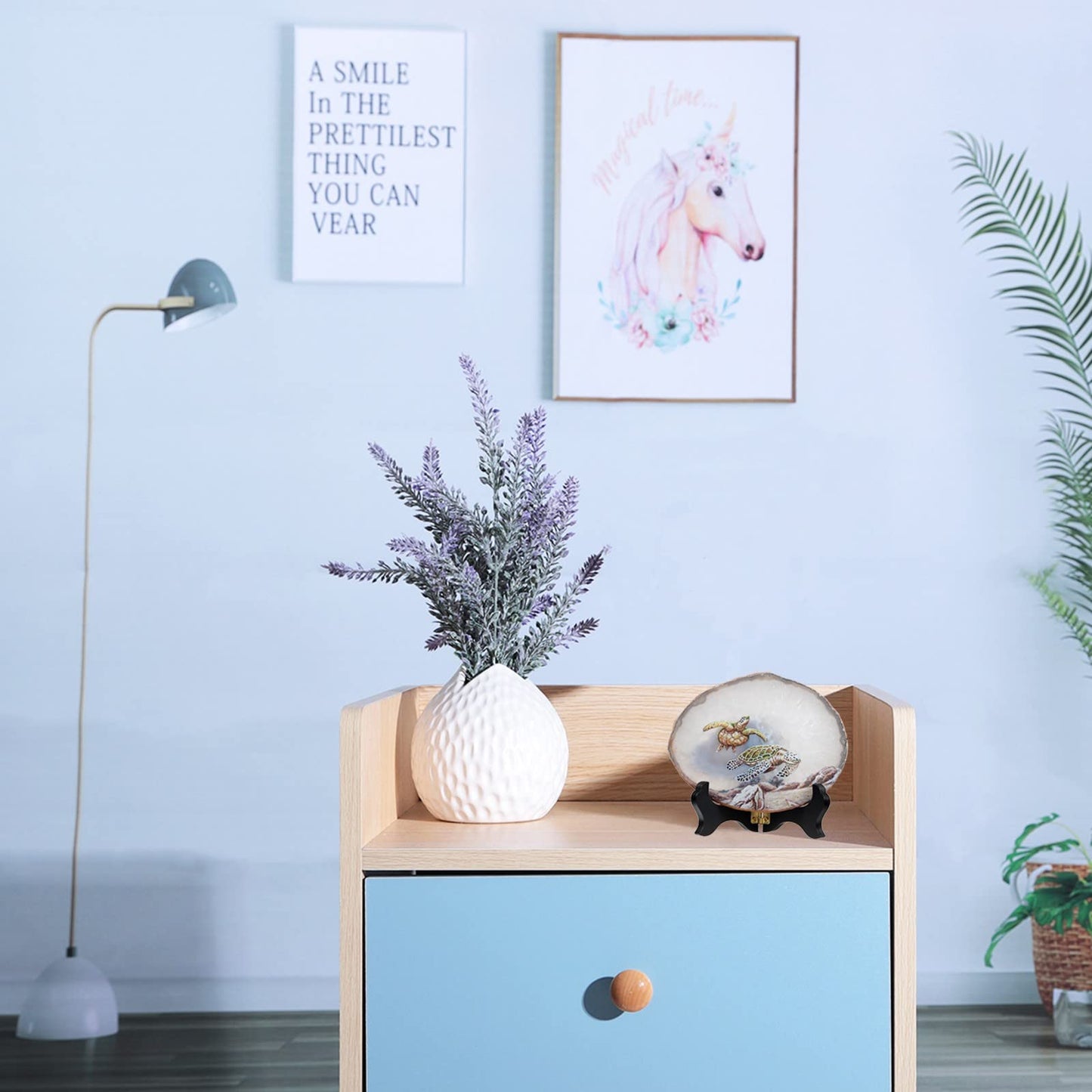 TUMBEELLUWA Natural Irregular Agate Slice Painting Decor with Wooden Stand Agate Geode Slab for Desk Hallway, Sea Turtle
