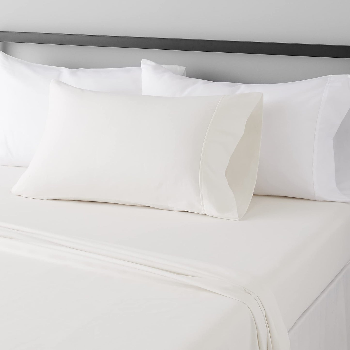 Amazon Basics Lightweight Breathable Wrinkle-Free Brushed Microfiber 3 Piece Bed Sheet Set with 14-Inch Deep Pockets, Twin, Cream, Solid