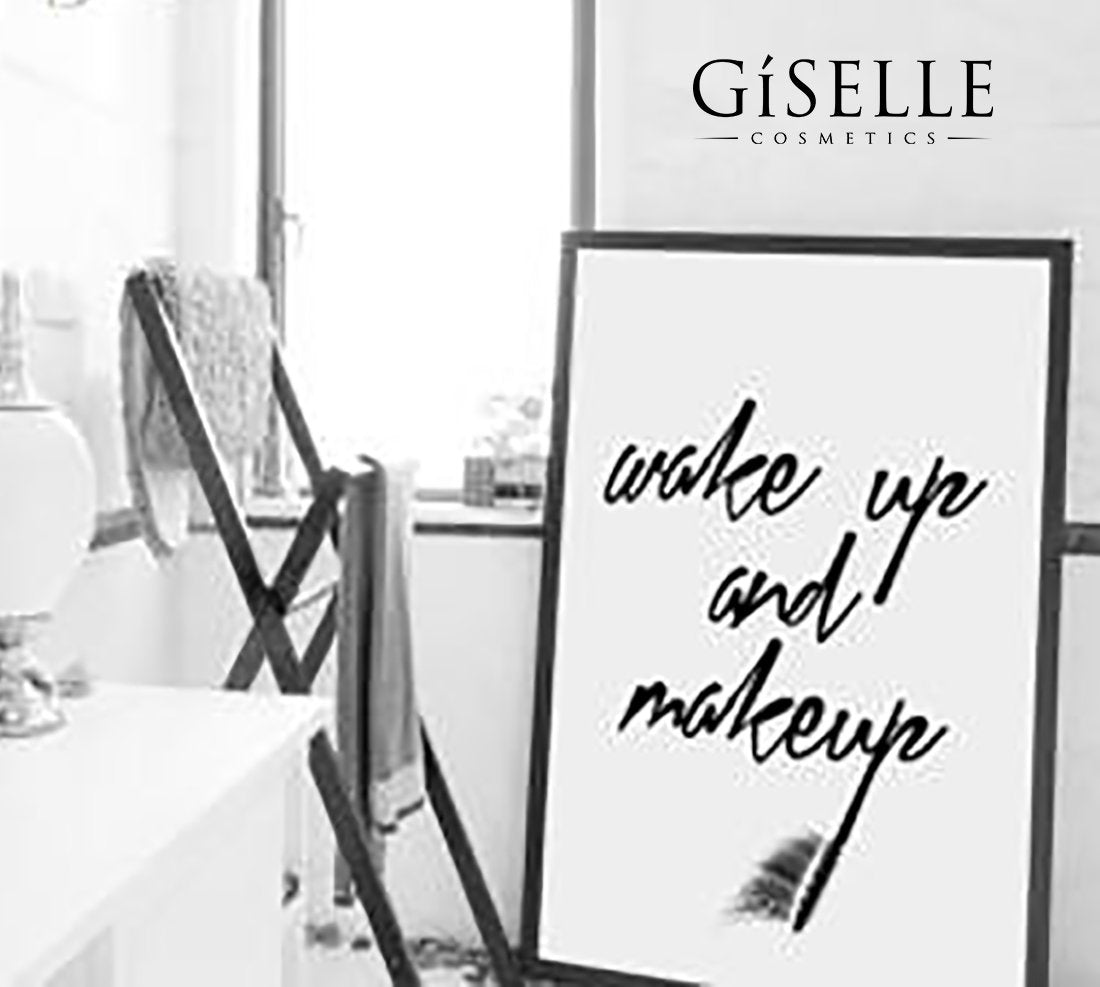 Giselle Cosmetics Loose Powder Mineral Foundation for Full Facial Coverage, Girl's Best Friend (Light), 0.18 oz.