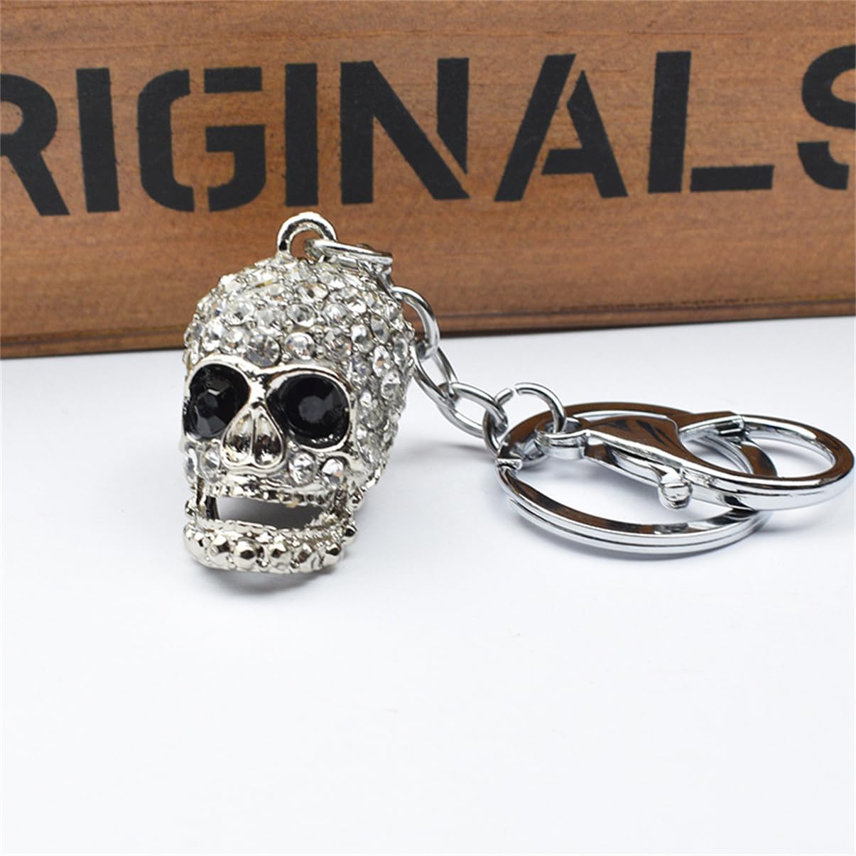 LXSSLY Skull Keychain for Men,Diamond Keychain,Punk Style Rhinestone Key chains,Crystal Skull Keyrings,Car Keychains for Men Women