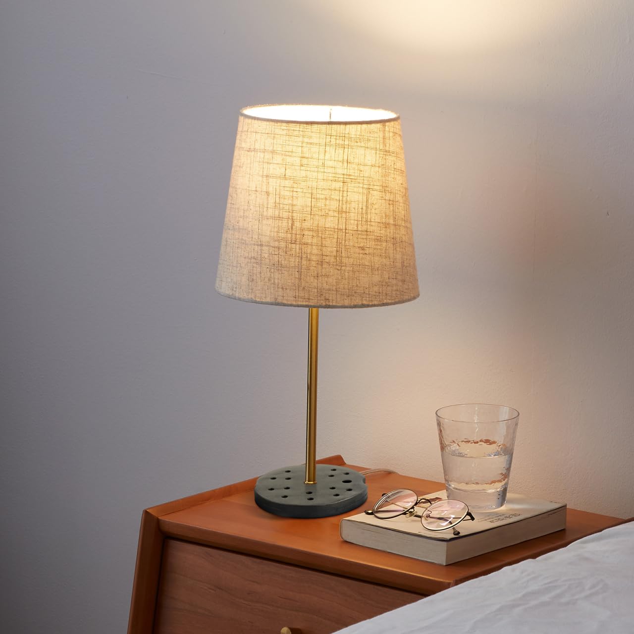 HOLIDYOYO Weighted Floor Lamp Base 7.48X7.48X0.78In Plastic Replacement Stand Stable Loader for Desk and Floor Lamps Lamp Base Accessory for Home Lighting
