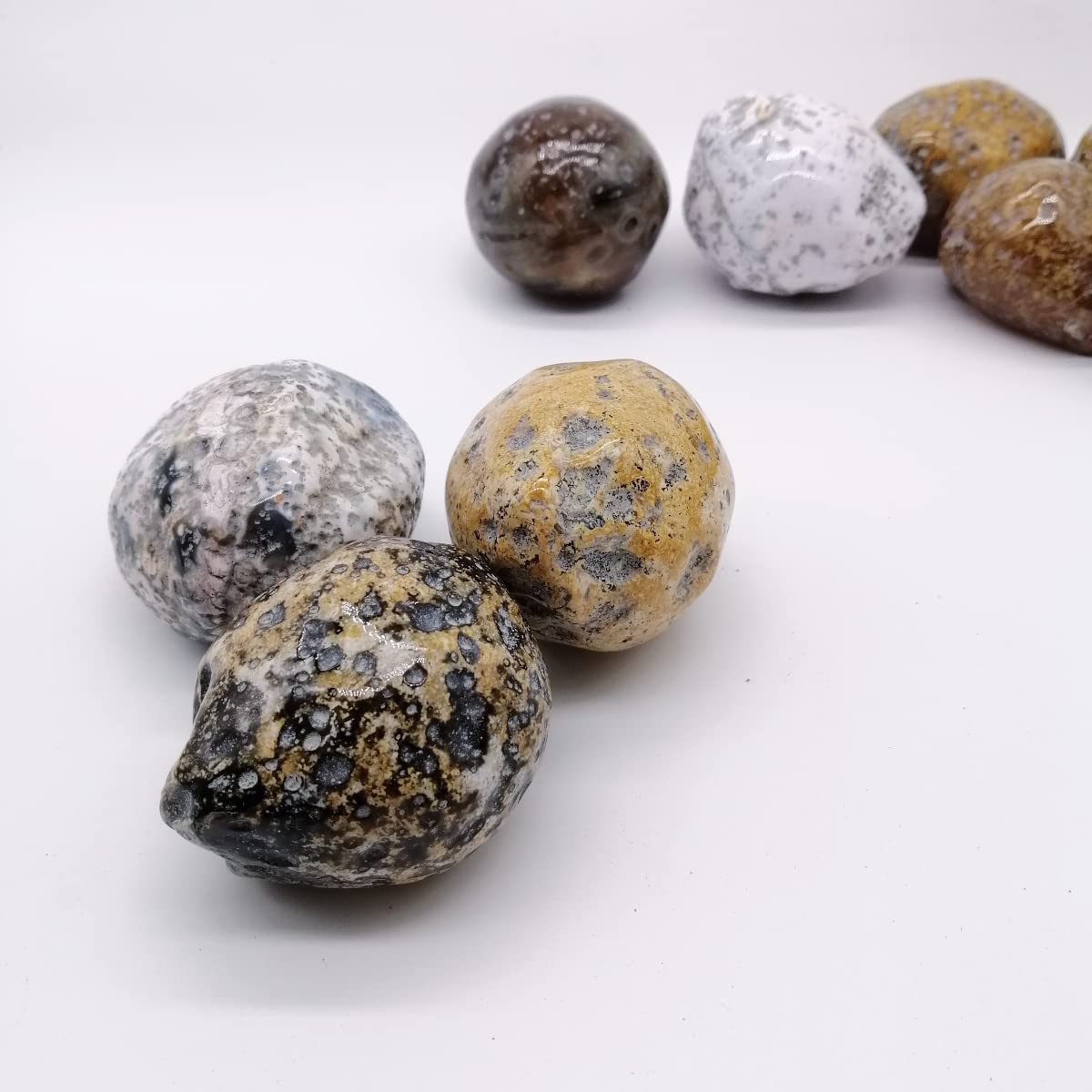 XMHOME Brazilian Agate Rough Rock 9Pcs Small Health Stress Exercise Massage Balls Healing Crystal Stone for Tumbling Specimen Collection Ornaments 2-3Lbs