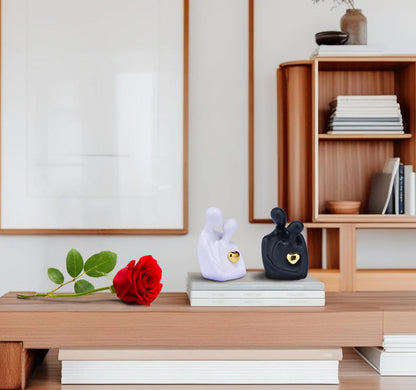 ZMLOOK Black 4.29in Embracing Couple Statue, Suitable for Couples and Lovers, Resin Product, Wedding Decoration for Bride and Groom, Suitable for Modern Living Room and Room Decoration.