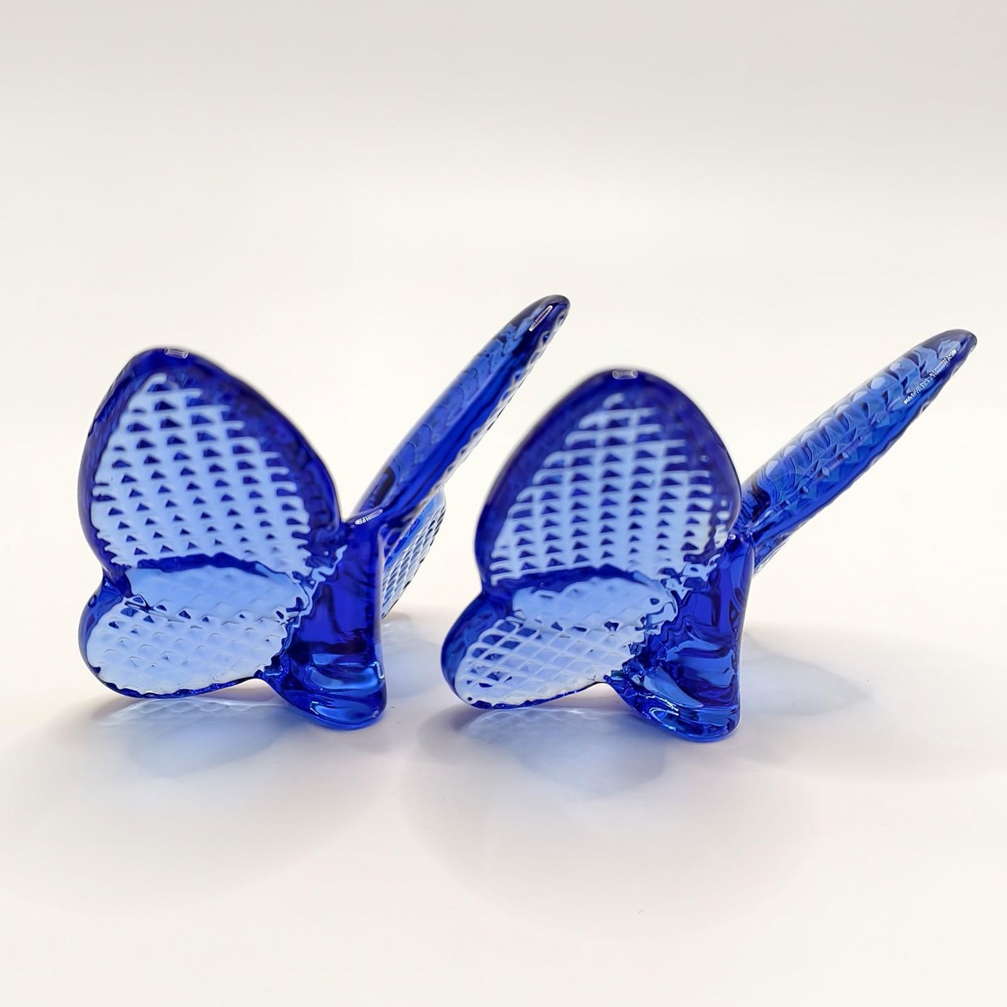 Rotroyce Handcrafted Crystal Butterfly Collectible Sculpture - Premium K9 Crystal Glass Butterfly Figurine, Elegant Home Décor, Gift for Collectors & Art Lovers (Diamond Blue 2pcs)