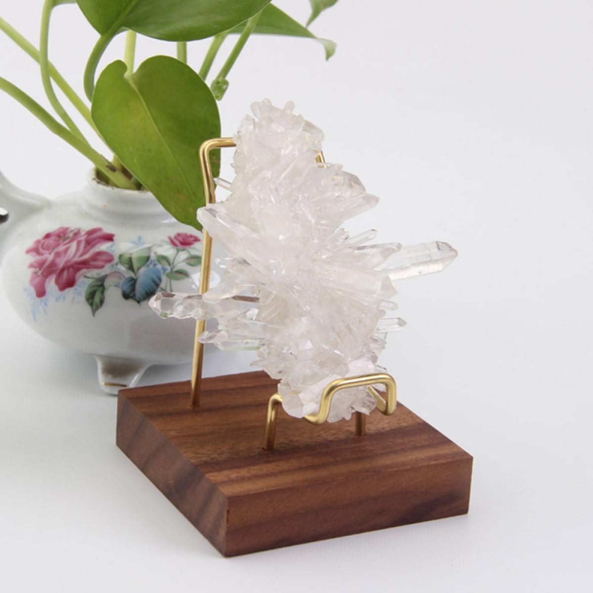 OSALADI Metal Crystal Display Stand for Mineral Spheres Small Lightweight Storage Rack for Home Store Decoration and Collectible Display