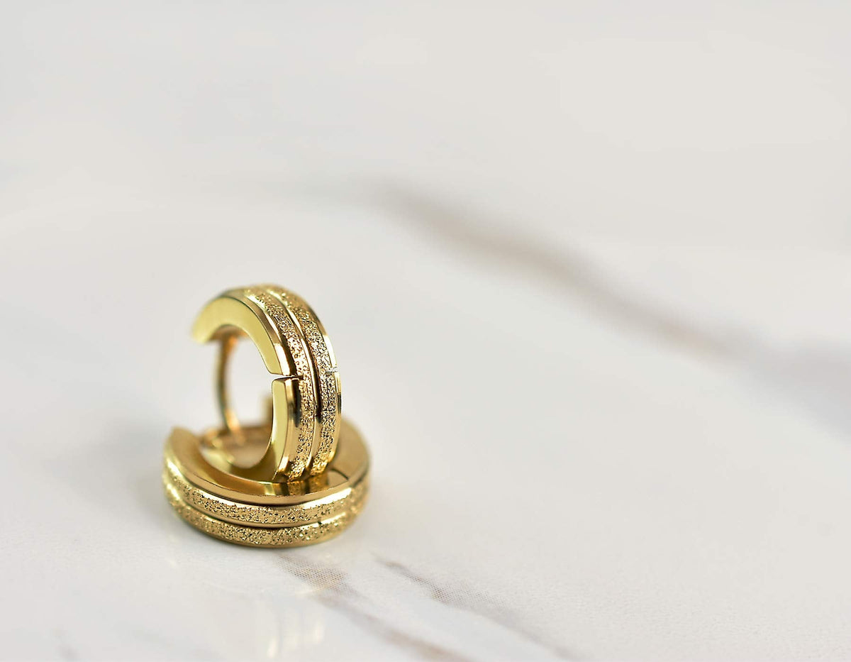 Stainless Steel Hoop Earrings For Men's Women's,Silver/Gold/Black/Blue Hypoallergenic Round Huggie Earrings,Fashion Punk Earrings Piercing Jewelry,Simple Stylish Loop Earring,Gift for Him Her Birthday