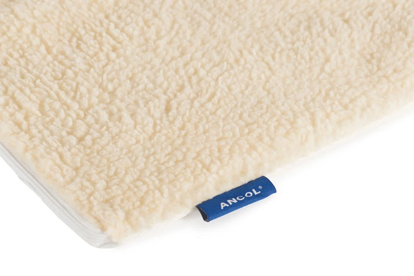 Ancol Self Heating Pet Pad with Lamb Fleece Cover - Comfortable Heat Reflecting Pet Accessory - Medium 64 x 49cm