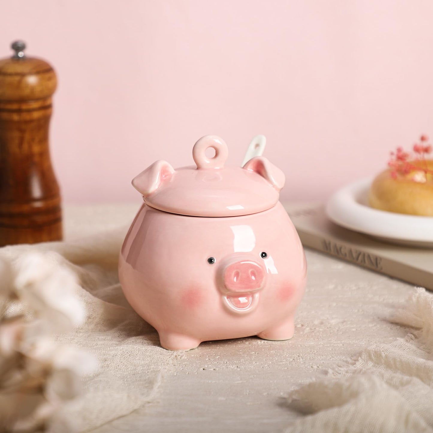 Sizikato Porcelain Condiment Pot with Lid and Spoon, Pink Pig Shape, 4.2 Inch