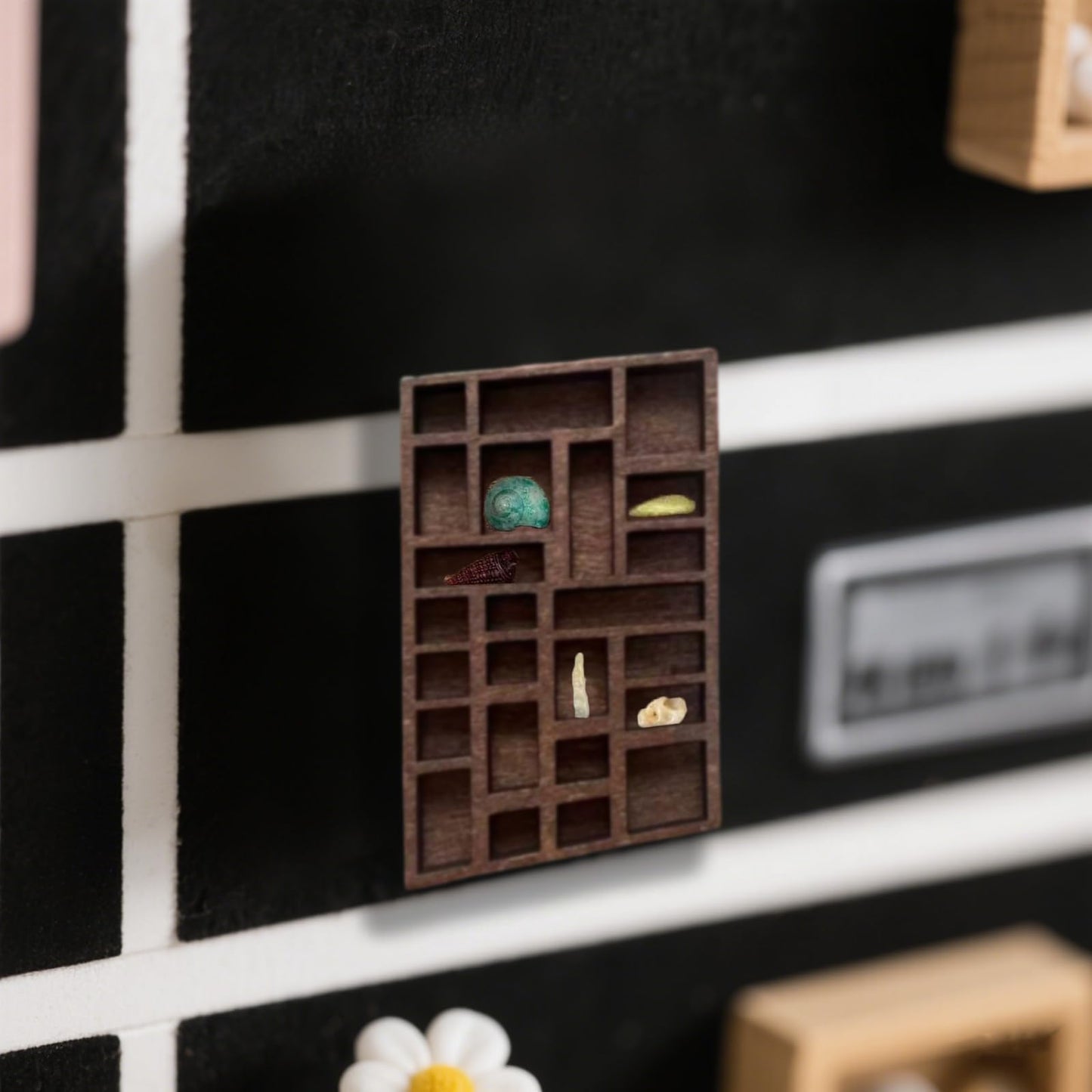 Fyazgop 1 PCS Miniature Wooden Trinket Shelf Wooden Display Shelf for Rocks Collectibles and Wall Decor
