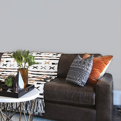 Johnstone's - Wall & Ceiling Paint - Manhattan Grey - Matt Finish - Emulsion Paint - Fantastic Coverage - Easy to Apply - Dry in 1-2 Hours - 12m2 Coverage per Litre - 5L, Pack of 1