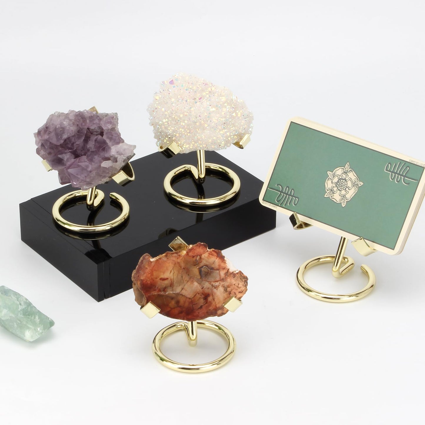 KCGANI 4 Pcs Metal Crystal Display Shelf, Rock Display Stands Crystal Holder Heart, Golden Display Stand for Mineral Gemstone Agate Fossil Coral Jewelry Showcasing for Home Shop Office Use