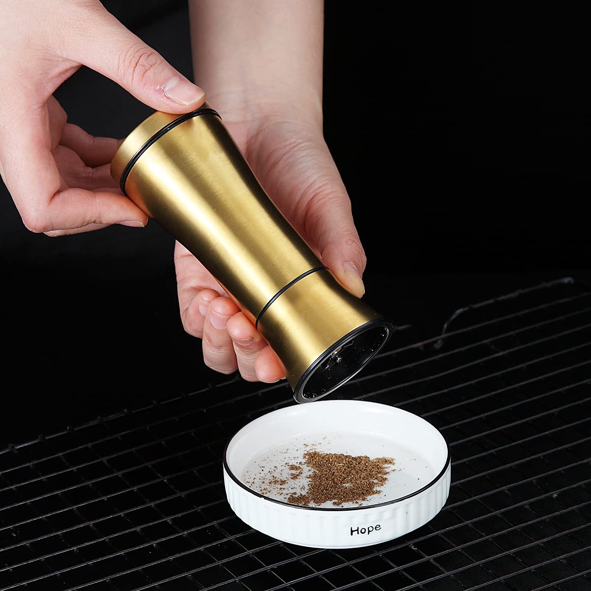 Kyraton Gold Salt and Pepper Shakers, Titanium Plating Stainless Steel Salt and Pepper Grinders Refillable Pepper Grinder, Pepper Mill, Salt Grinder, Salt Shaker, Salt Pepper Shaker Set of 2