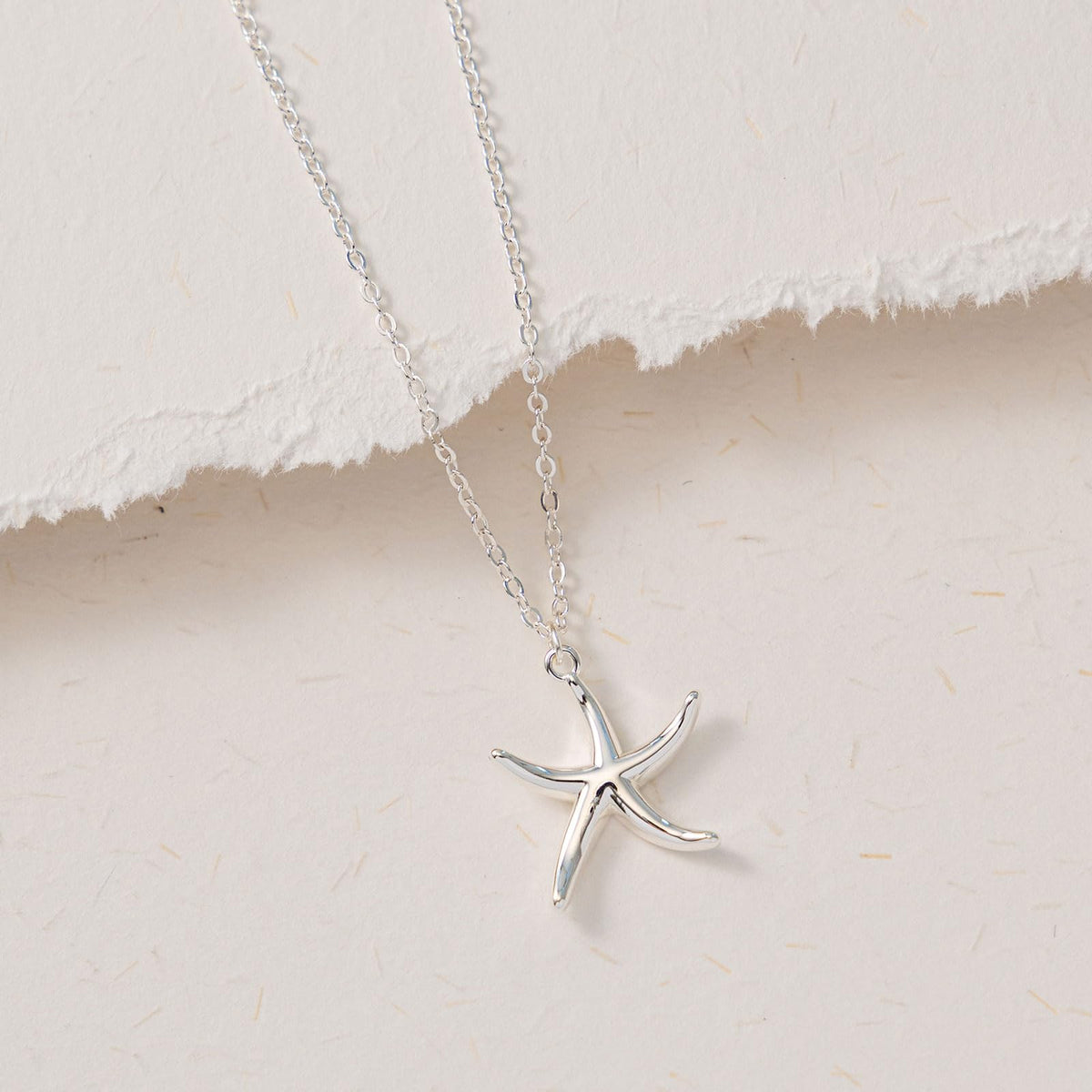 VRIUA Starfish Necklace for Women – 14K White Gold Plated Silver Pendant – Dainty Ocean Beach Jewelry Gift