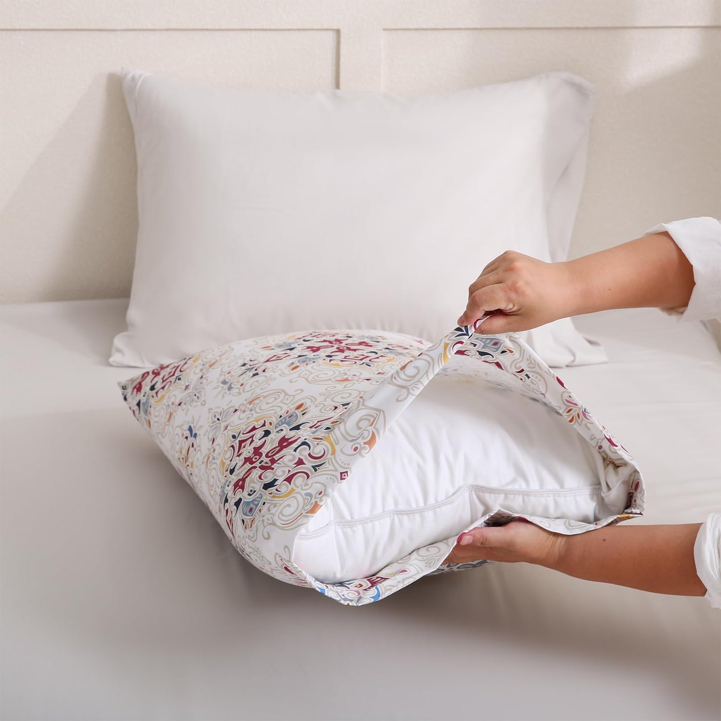 LONAVA Boho Queen Size 6 Pcs Sheet Set, Breathable Microfiber Deep Pocket Concrete Fitted Sheets, Comfy & Breathable Patterned Flat Sheets,4 Gentle Soft Pillowcases, Cream Pasliey
