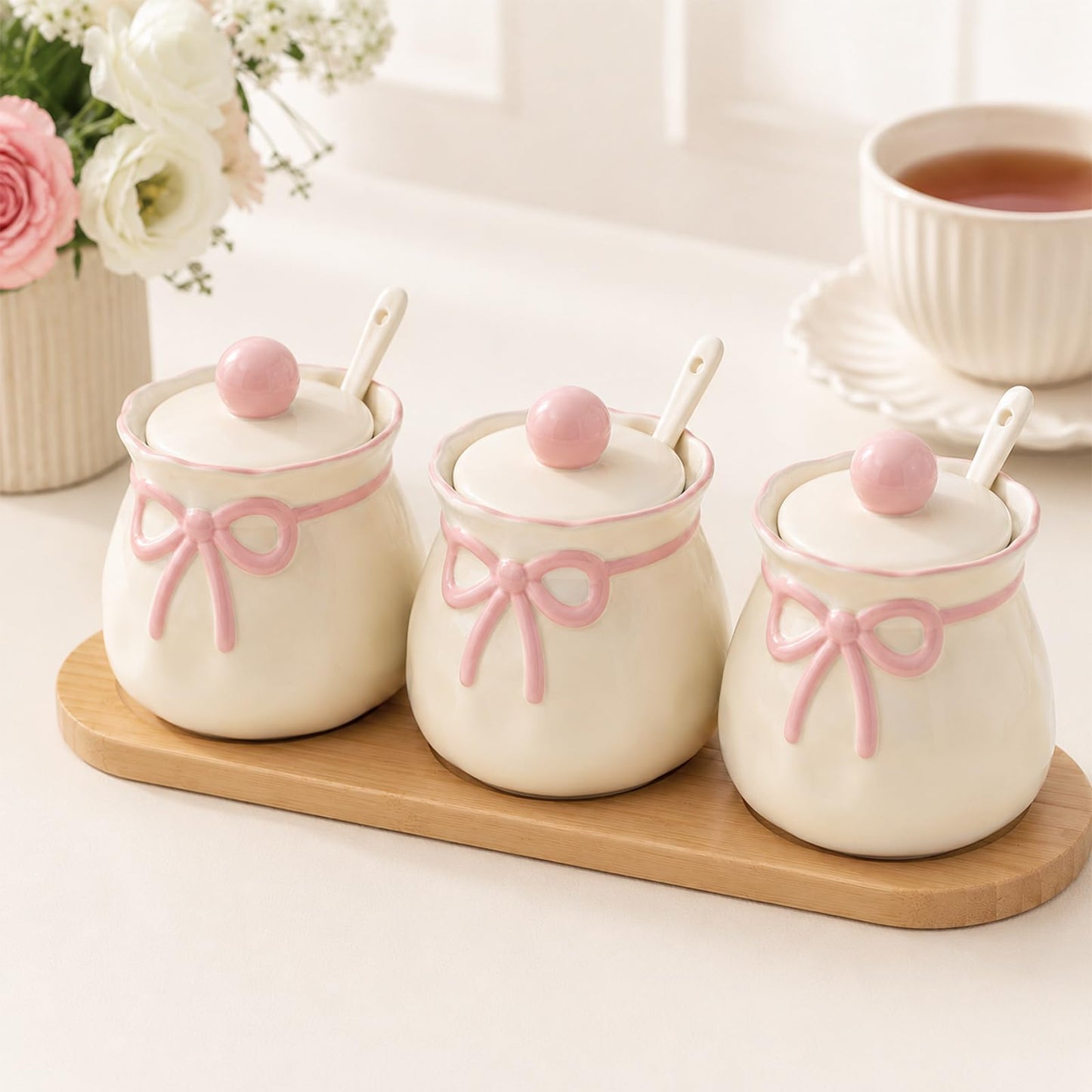 Domensi 3 Piece Pink Bow Condiment Jars Set with Spoons and Wooden Tray, 12.85 oz Ceramic Spice Containers, Coffee Bar Accessories for Your Home, Kitchen, Counter, Housewarming Gifts, 170 ml