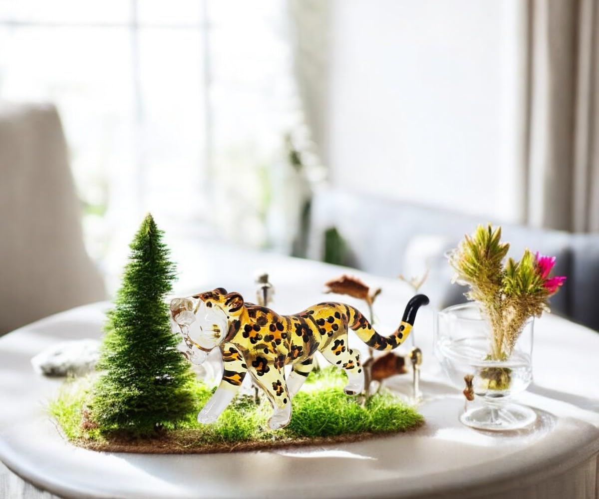 ChangThai Design Tiny 3½" Yellow Black Spotted Roaring Leopard Cheetah Jaguar Figurine - Miniature Hand Blown Glass Wild Cats Wildlife Felidae Animal Crystal Decorative Collectible Figures Décor Gifts