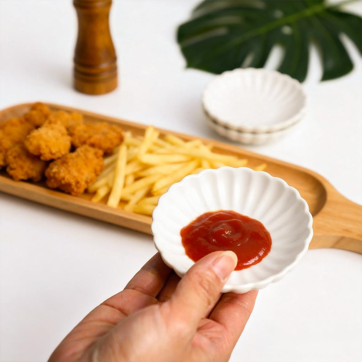 Gaolinci 3.5 Inches Flower Shape Ceramic Sauce Dish,Mini Side Seasoning Dish,Snack Serving Dishes,Porcelain Small Saucer Set(Set of 4)