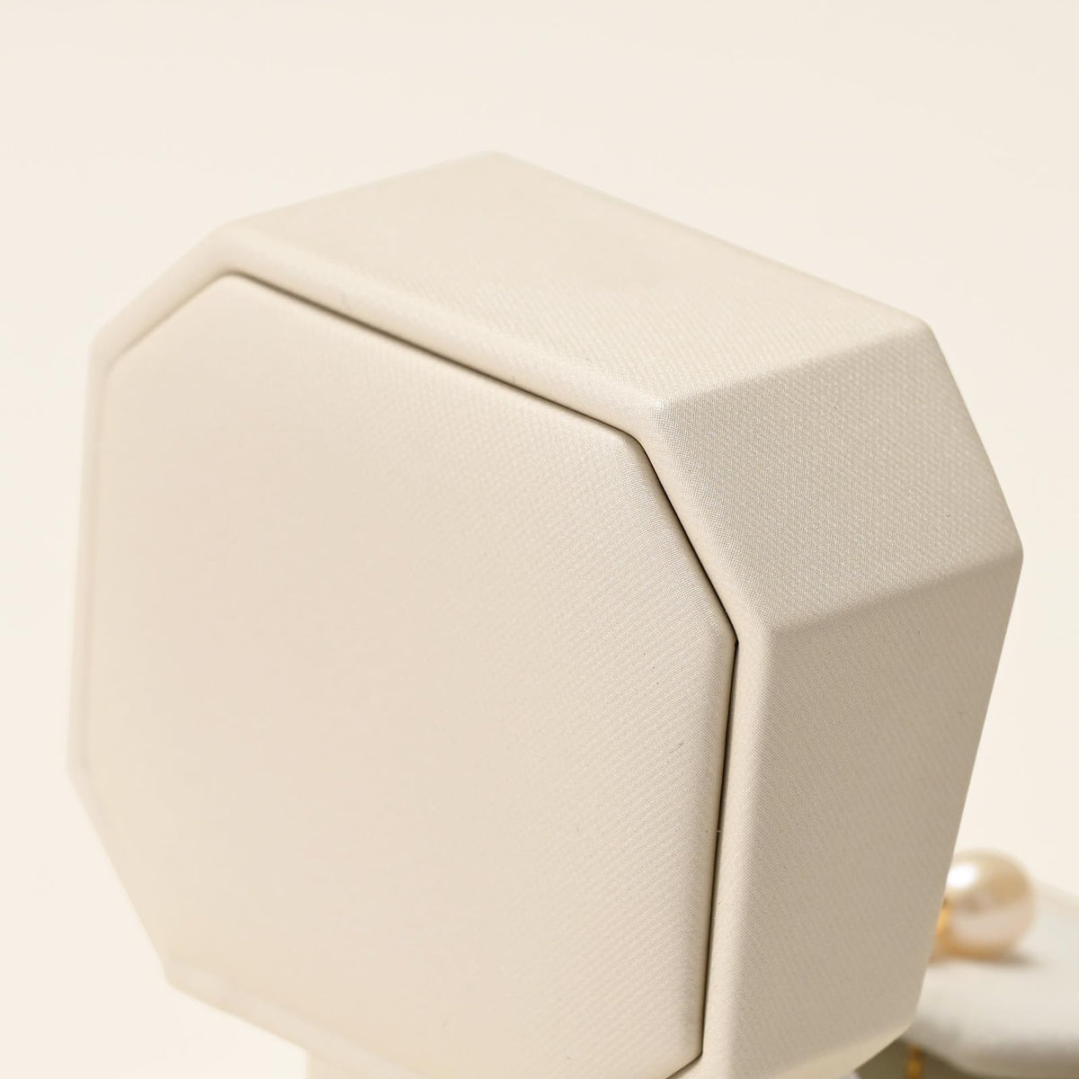 Woodten Beige Small Necklace Box PU Leather Jewelry Gift Box for Pendant Necklace Octagonal Jewelry Pendant Gift Box