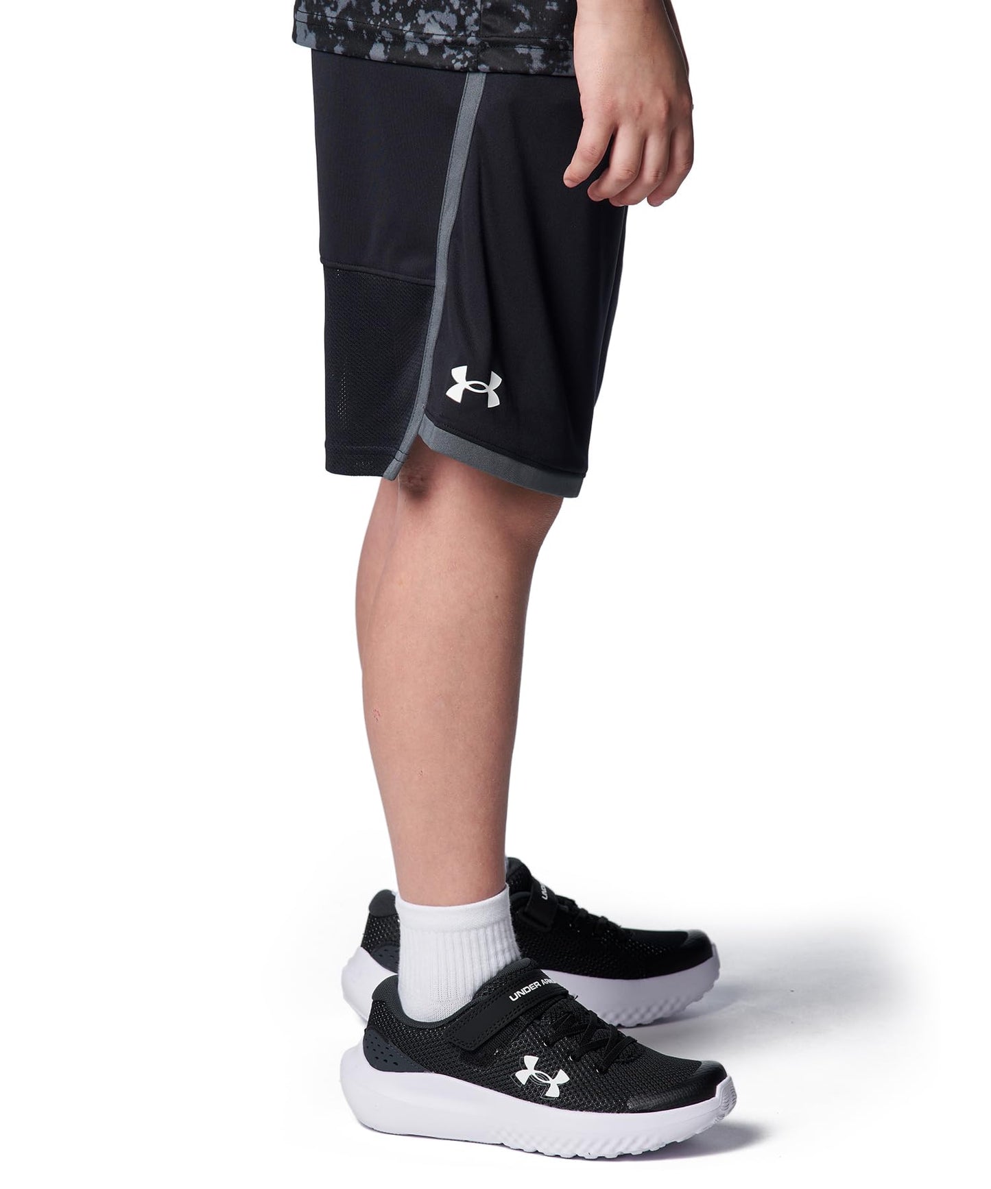 Under Armour Boys' UA BPS Surge 4 AC, Lightweight Runners, Ultra-Responsive Running Shoes for Boys, Boy's Trainers with Superior Cushioning