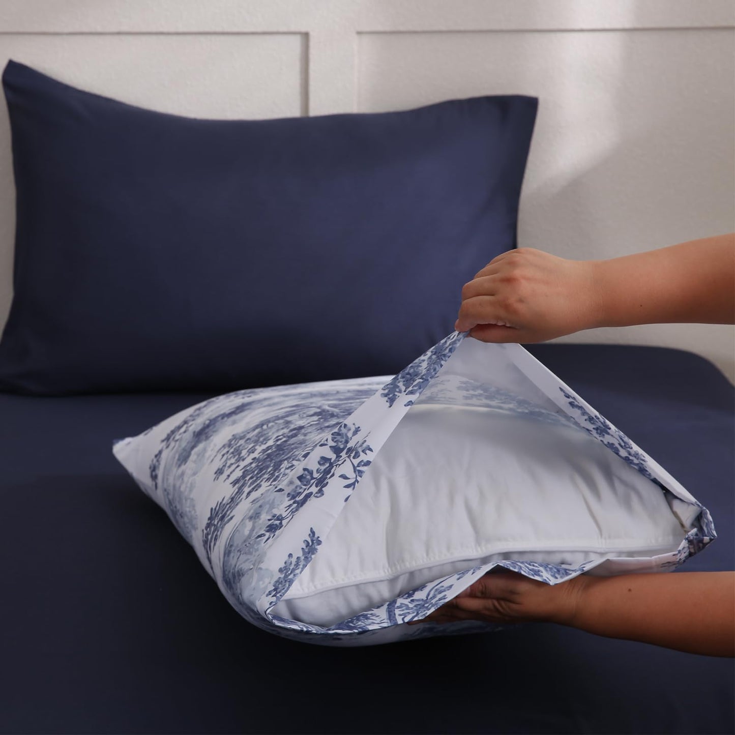 LONAVA Botaincal Queen Size 6 Pcs Sheet Set, Breathable Microfiber Deep Pocket Navy Fitted Sheets, Comfy & Breathable Patterned Flat Sheets,4 Gentle Soft Pillowcases, Blue Forest