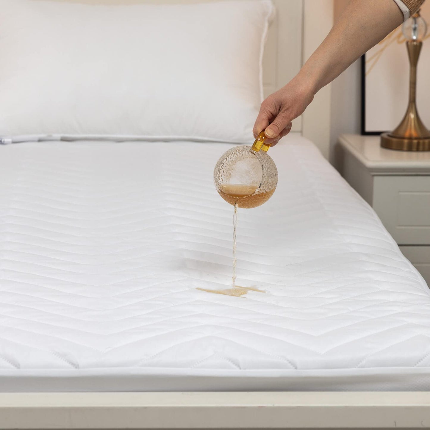Quilted Waterproof Sleeper Sofa Queen Mattress Protector Pad 60x72 for Pull Out Sofa Bed Fitted Sheet Matress Topper Cover Up to 8 inch deep Pocket