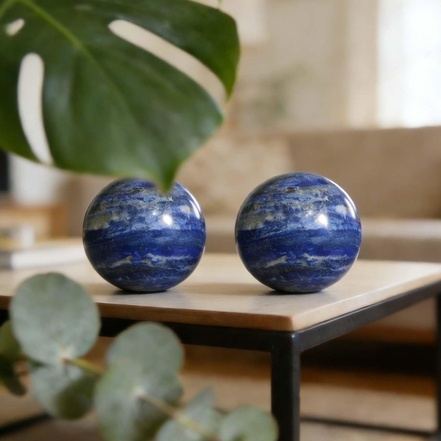 AierCrystal Natural Stone Crystal Sphere Feng Shui Home Decoration Ball Positive Energy Scrying Orb for Meditation Tool for Spiritual Space Purification Globe Diameter 5-6cm Lapis Lazuli Sphere