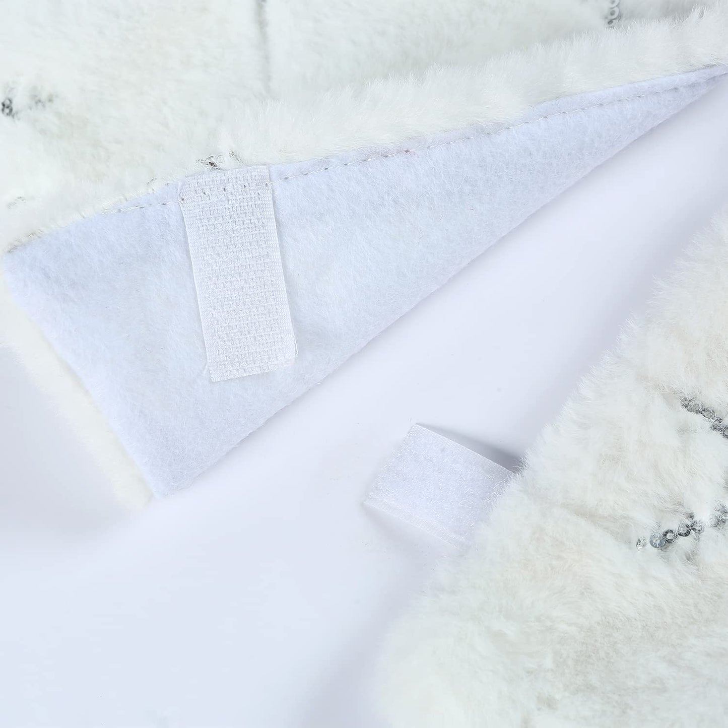 Sattiyrch Small Christmas Tree Skirt 18in, with Silver Snowflakes, Faux Fur White Xmas Tree Skirt for Christmas Tree (Silver Snowflakes, 18in)