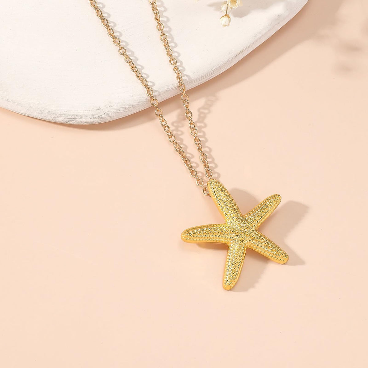 Frodete Starfish Necklace for Women Beach Necklaces Jewelry Layered Choker Drop Dangle Summer Vacation Outfits Theme Conch Seashell Accessories Ocean Pendant Dress Costume