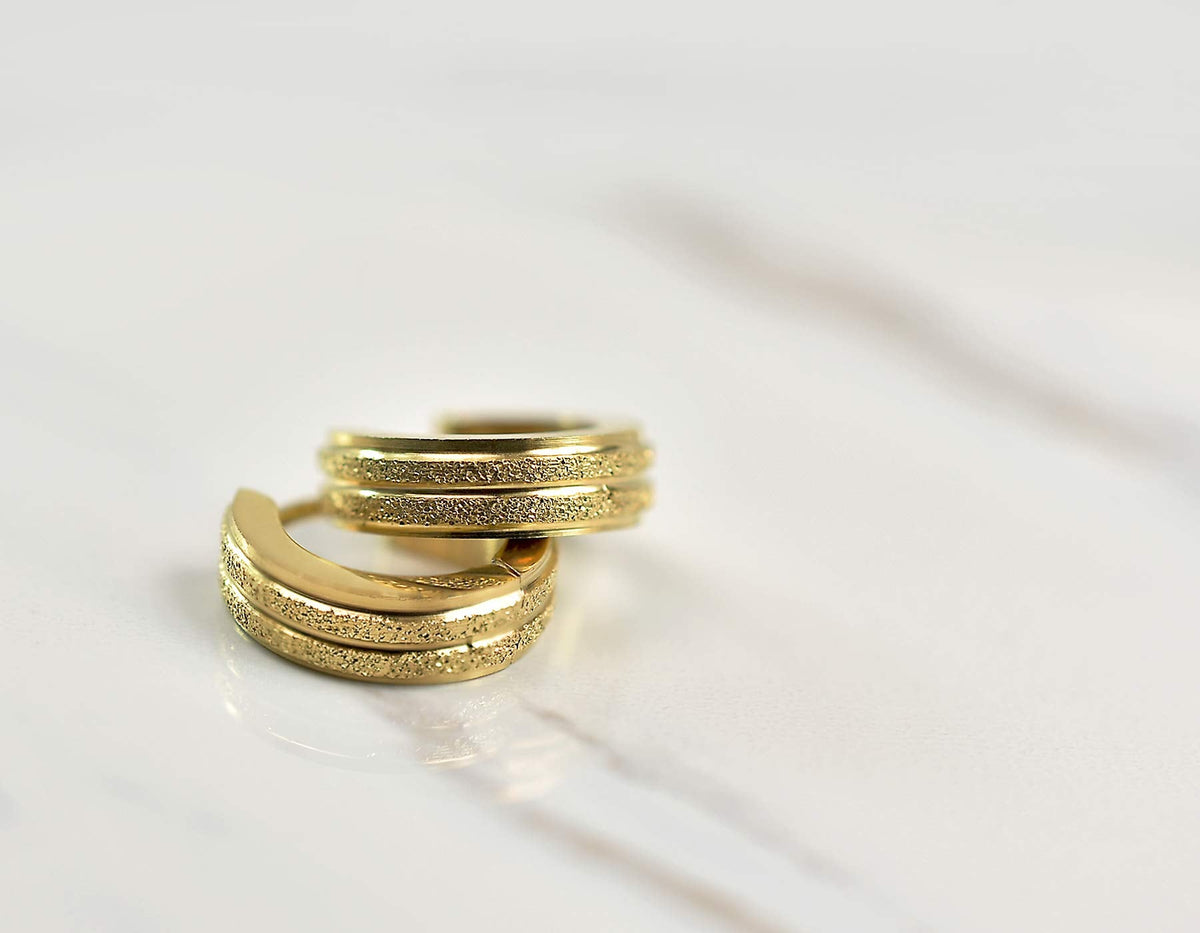Stainless Steel Hoop Earrings For Men's Women's,Silver/Gold/Black/Blue Hypoallergenic Round Huggie Earrings,Fashion Punk Earrings Piercing Jewelry,Simple Stylish Loop Earring,Gift for Him Her Birthday