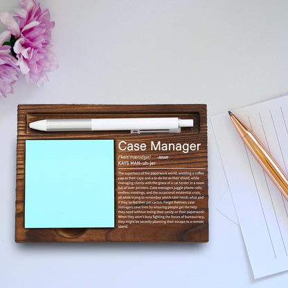 VYNWPDFLI Case Manager Appreciation Gift, Inspirational Office Decor for Social Workers, Thoughtful Desk Organizer with Engraved Definition, Wooden Sticky Note Holder,LQQ54