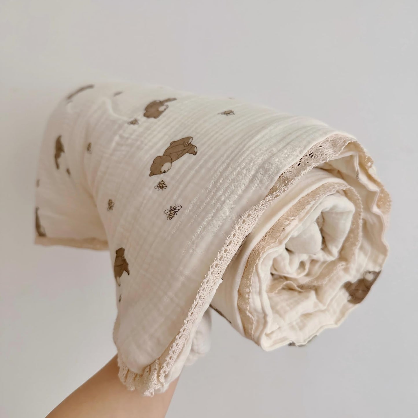 BuLuTu 100% Muslin Toddler Quilt Thin Crib Comforter Girls Boys Quilted Blankets, 47"x59", 1.5 Pounds, Soft Breathable Muslin Cotton Quilts, Bee Bear Pattern, Machine Washable