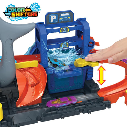 Hot Wheels Let's Race Netflix - City Toy Car Track Set, Ultra Shark Car Wash with 1:64 Scale Color Reveal Toy Car, Repeat Color-Change Feature, Storage, HTN82